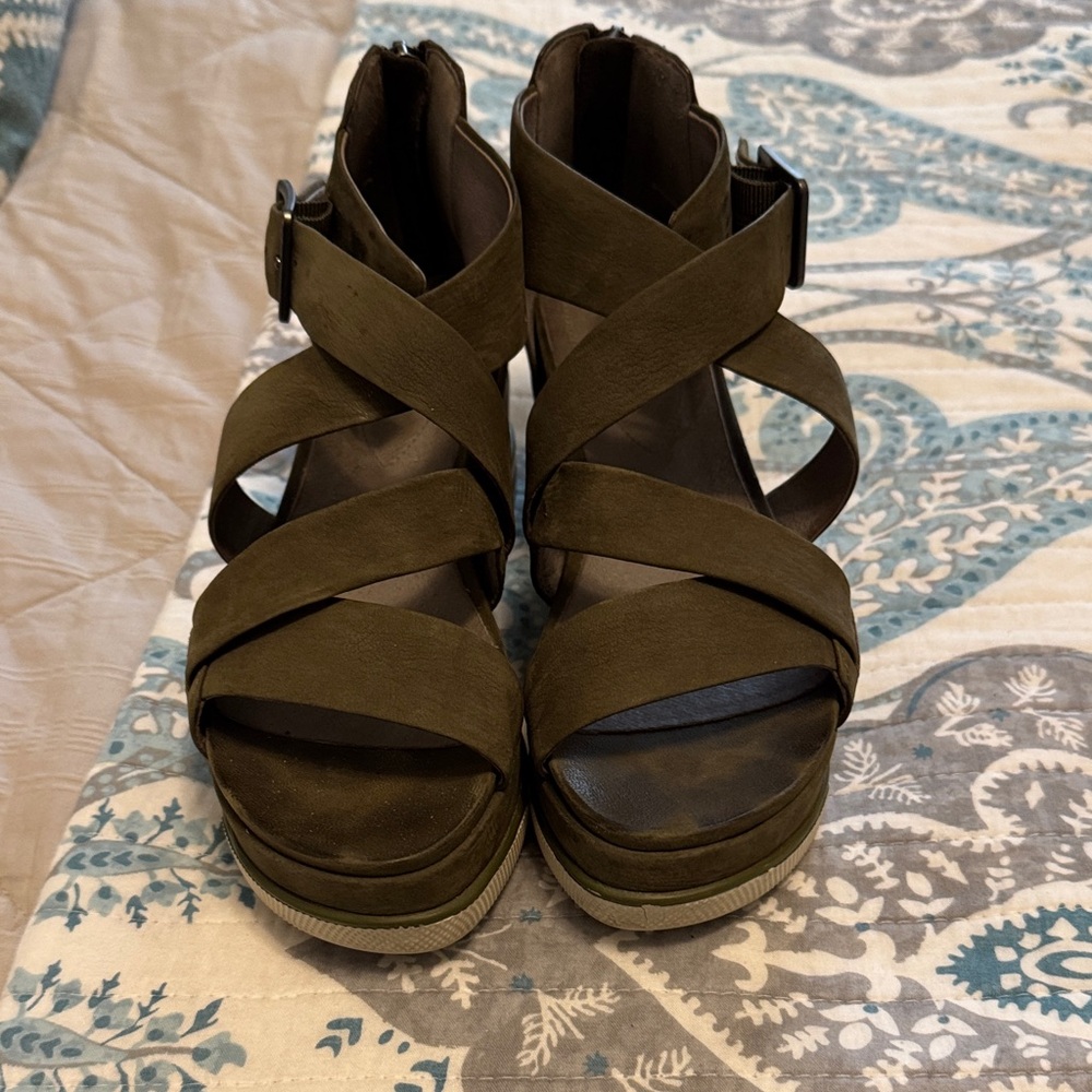 Eileen Fisher Olive Platform Sandals